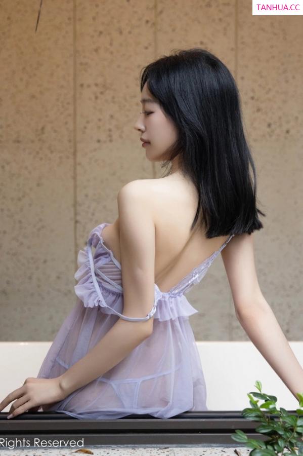糖豆  [XiuRen]高清写真图 2023.09.27 No.7451 糖豆sisi 睡裙美腿第5张图片